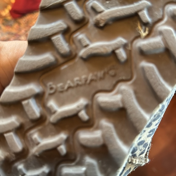 Bearpaw Leopard Print Kids’ Boot, size 2. - Picture 4 of 5